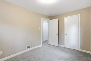 1694 Ashbrook Dr, Cincinnati, OH 45238 - Photo 11