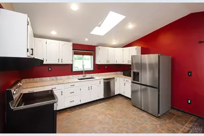 8141 Lesourdsville West Chester Road, West Chester, OH 45069 - Photo 15