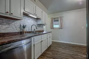 390 Timrick, Monroe, OH 45050 - Photo 9