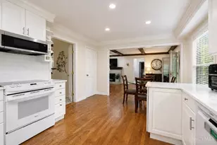 2241 Donnington Ln, Anderson Township, OH 45244 - Photo 13