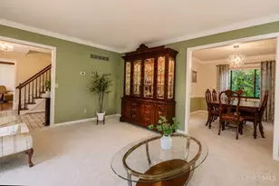 2241 Donnington Ln, Anderson Township, OH 45244 - Photo 9