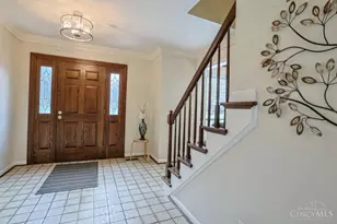 2241 Donnington Ln, Anderson Township, OH 45244 - Photo 7