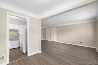 1639 Anita Place, Cincinnati, OH 45237 - Photo 5