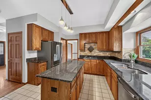 8851 Eagle Ridge Dr, West Chester, OH 45069 - Photo 17