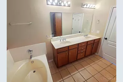 7874 Gapstow Bridge, Springfield Township, OH 45231 - Photo 17