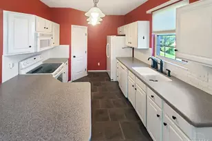 7874 Gapstow Bridge, Springfield Township, OH 45231 - Photo 11