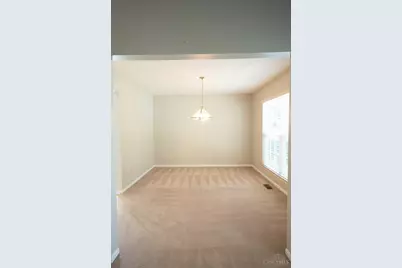 718 Fox Creek Ln, Union Township, OH 45245 - Photo 5