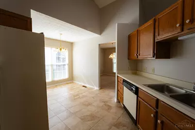 718 Fox Creek Ln, Union Township, OH 45245 - Photo 9