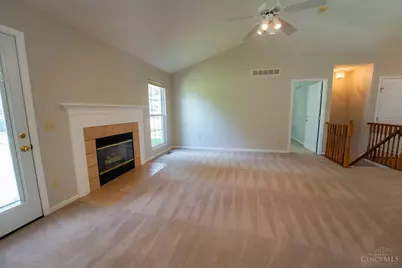 718 Fox Creek Ln, Union Township, OH 45245 - Photo 3