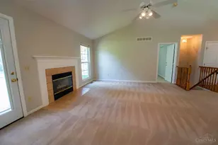 718 Fox Creek Ln, Union Township, OH 45245 - Photo 3