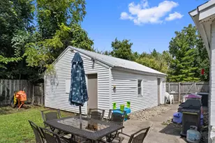 5875 Elm St, Miami Township, OH 45150 - Photo 7