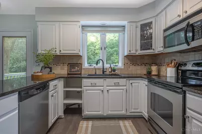 1828 W Tamarron, Springboro, OH 45066 - Photo 11