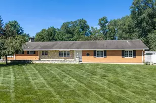 3105 N Whitetree Cir, Amberley, OH 45236 - Photo 1