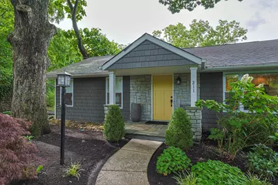 211 Hilltop Lane, Wyoming, OH 45215 - Photo 3