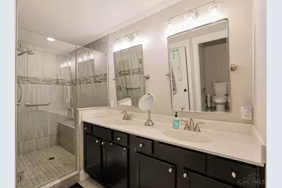 211 Hilltop Lane, Wyoming, OH 45215 - Photo 25