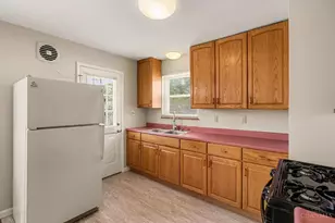 8893 Monsanto Dr, Springfield Township, OH 45231 - Photo 7