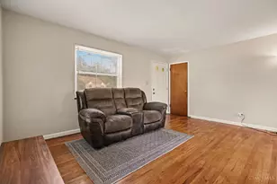 8893 Monsanto Dr, Springfield Township, OH 45231 - Photo 3