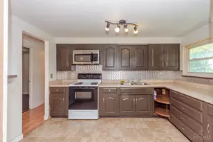 626 Upland Dr, West Carrollton, OH 45449 - Photo 17