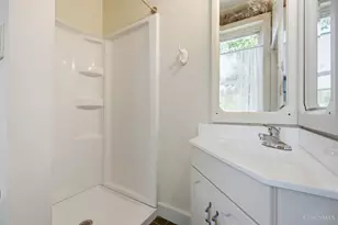215 Warner St, Cincinnati, OH 45219 - Photo 11