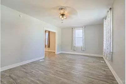 1124 S 11th Street, Hamilton, OH 45011 - Photo 7