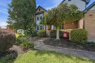 1835 Chardonnay Dr, Hamilton Township, OH 45152 - Photo 9