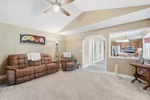 1835 Chardonnay Dr, Hamilton Township, OH 45152 - Photo 15