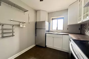 2210 Victory Pkwy, Cincinnati, OH 45206 - Photo 11