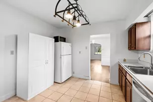 2402 Langdon Farm Rd, Cincinnati, OH 45237 - Photo 27