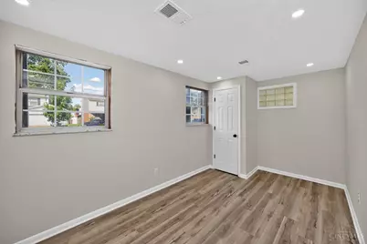 7954 Seward Avenue, Cincinnati, OH 45231 - Photo 35