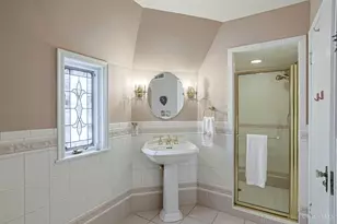 402 W Cliff Ln, Cincinnati, OH 45220 - Photo 39