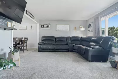 5771 Lake Circle Drive, Fairfield, OH 45014 - Photo 7