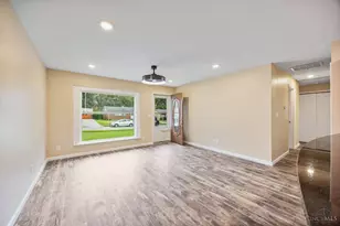 1081 Prairie Ave, Lincoln Heights, OH 45215 - Photo 3
