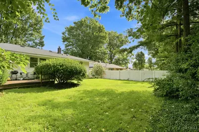 727 W Kemper Road, Forest Park, OH 45246 - Photo 25