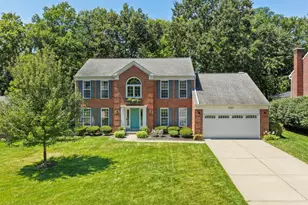 995 Nottingham Dr, Cincinnati, OH 45255 - Photo 1