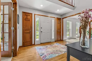 995 Nottingham Dr, Cincinnati, OH 45255 - Photo 5
