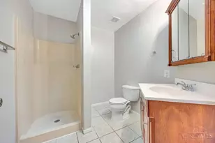 6920 Gloria Dr, Cincinnati, OH 45239 - Photo 23