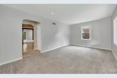 6920 Gloria Drive, Cincinnati, OH 45239 - Photo 5
