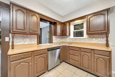 6920 Gloria Drive, Cincinnati, OH 45239 - Photo 15