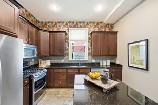 558 Milton St, Cincinnati, OH 45202 - Photo 13