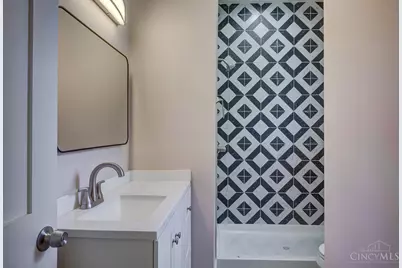 871 Hutchins Avenue, Cincinnati, OH 45229 - Photo 13