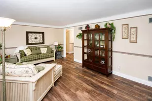 1228 Ronlee Dr, Miami Township, OH 45150 - Photo 3