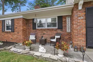 8949 Paw Paw Ln, Sycamore Township, OH 45236 - Photo 3