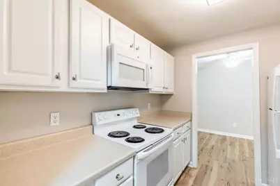 3825 Petoskey Avenue #21, Mariemont, OH 45227 - Photo 3