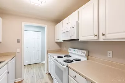 3825 Petoskey Avenue #21, Mariemont, OH 45227 - Photo 5