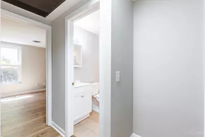 3825 Petoskey Avenue #21, Mariemont, OH 45227 - Photo 11