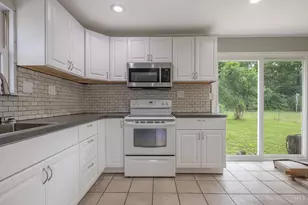 3382 Valleywood Dr, Kettering, OH 45429 - Photo 7