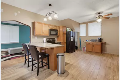 3918 Delmar Avenue, Cheviot, OH 45211 - Photo 9