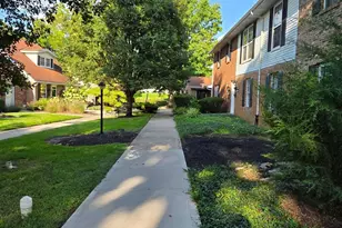 2050 Sunset Dr, Hamilton, OH 45013 - Photo 1