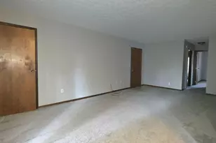 2050 Sunset Dr, Hamilton, OH 45013 - Photo 5