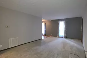 2050 Sunset Dr, Hamilton, OH 45013 - Photo 3